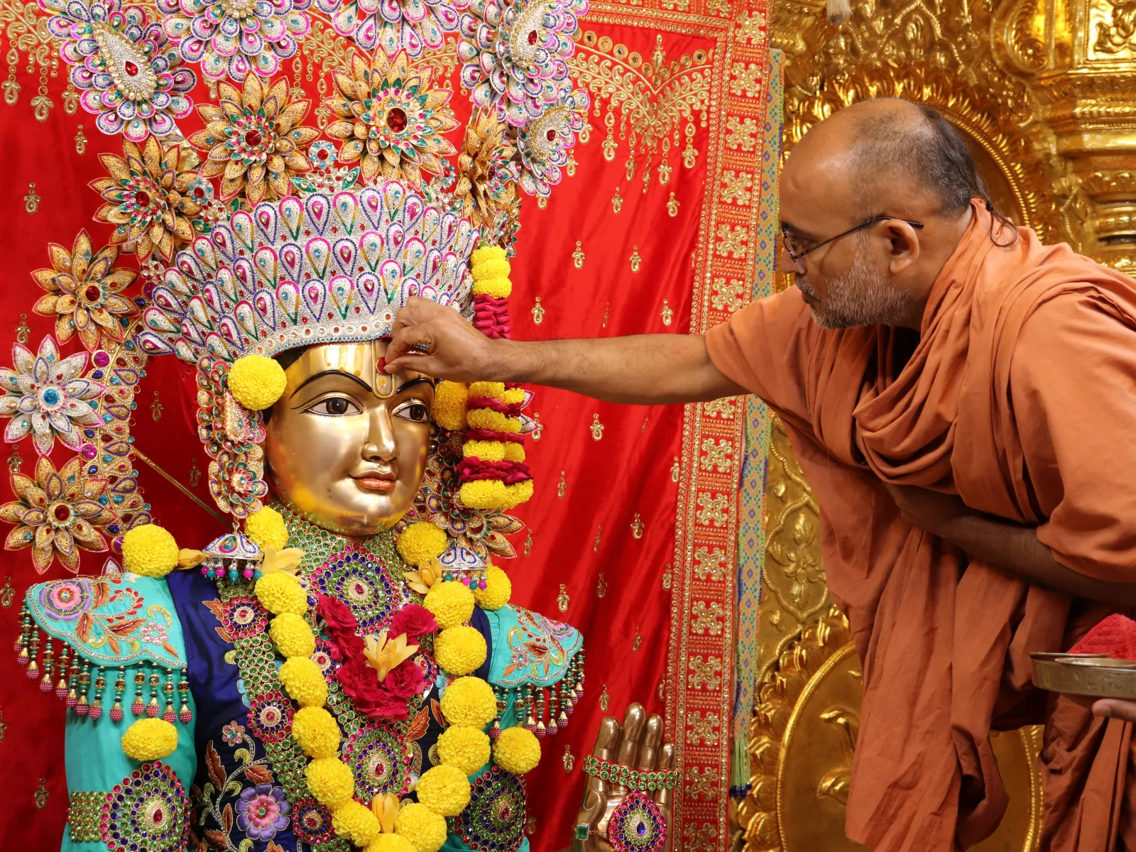 Rajopchar poojan offering in the mandir