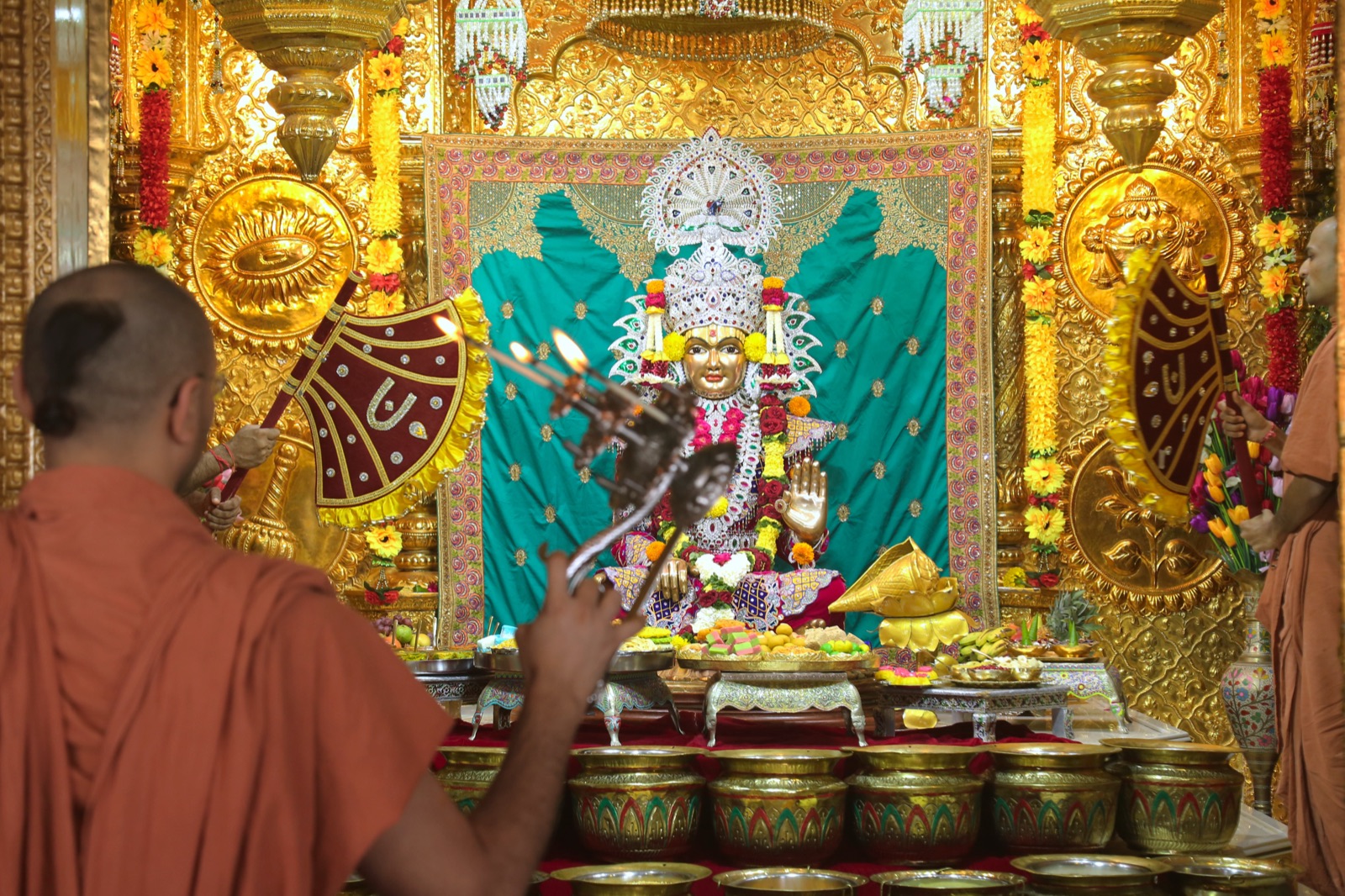 Rajbhog Aarti at Shri Nilkanthdham