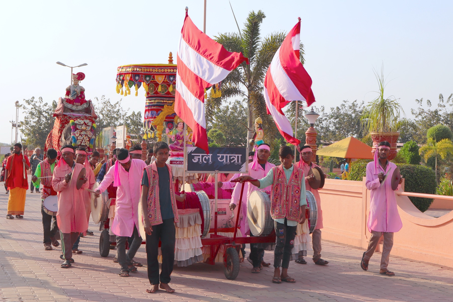 Jal yatra procession at Nilkanthdham