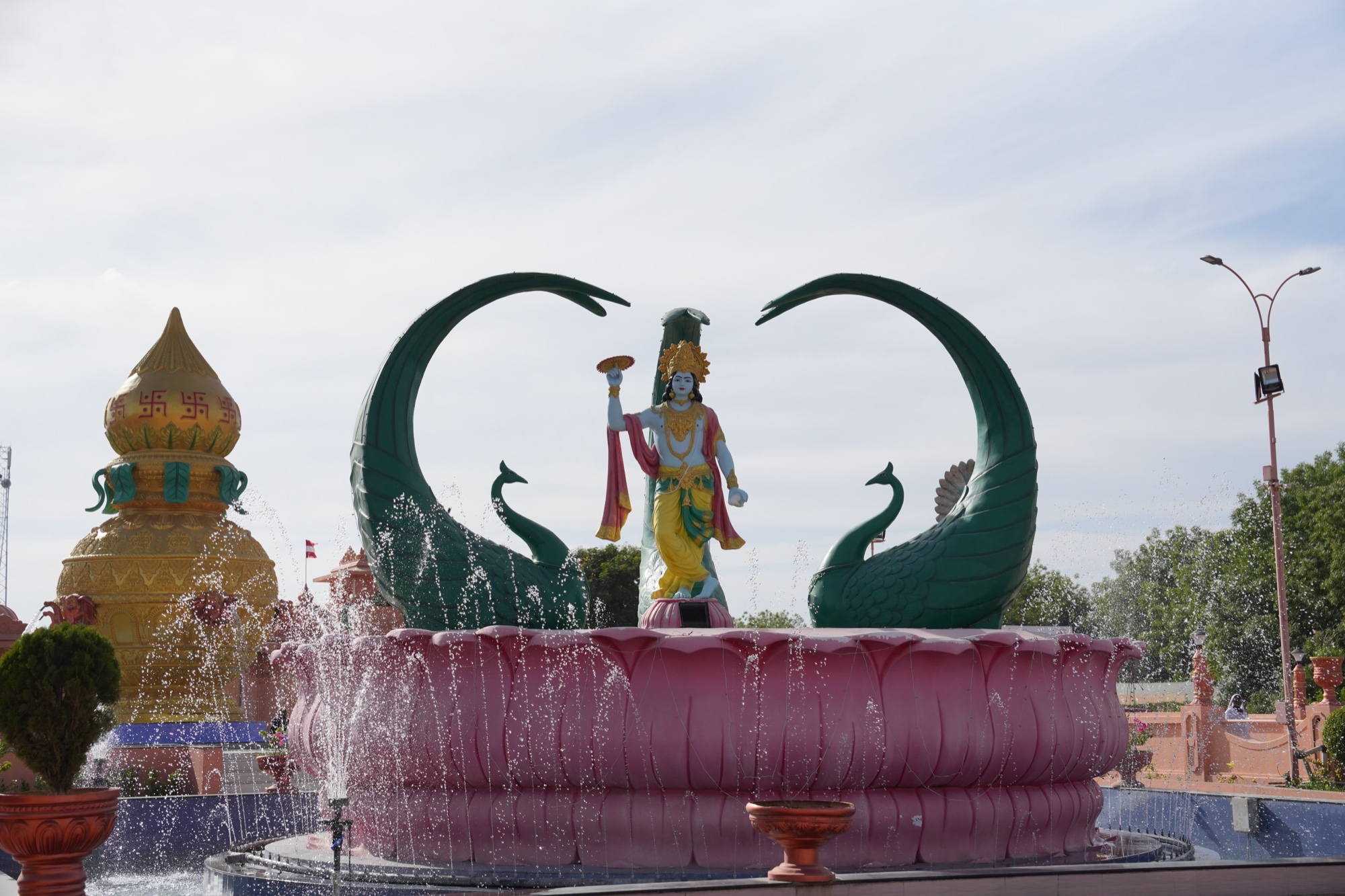 Kaliya Daman leela fountain wide view