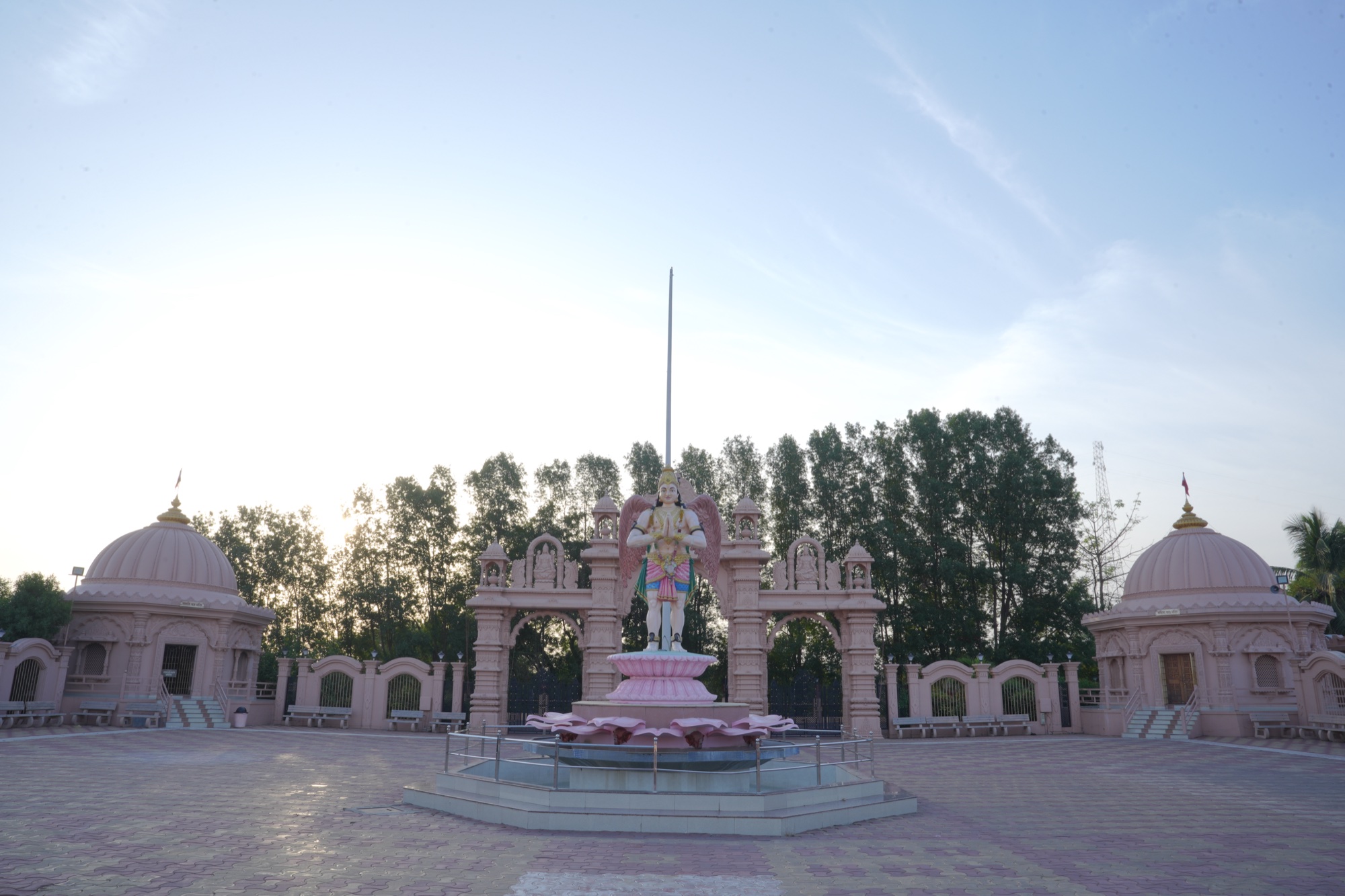 Garud Peeth six-petal lotus fountain